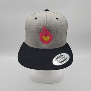 Snapback Trucker Hat Cap Heart Symbol Gray and‎ Black. NEW